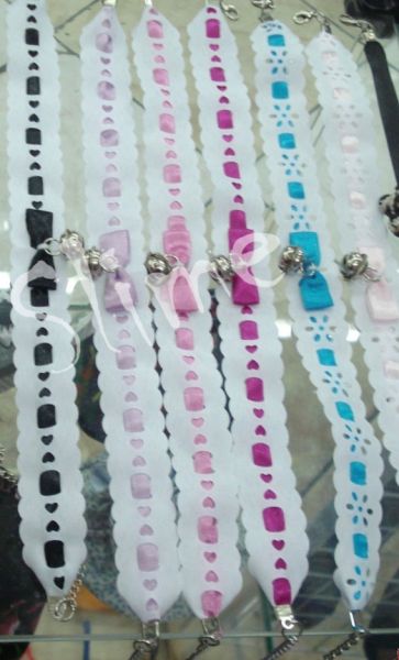 Chokers Branca e Cores com Laço e Guizo