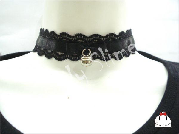 Choker Preta Rendas Laço e Guizo
