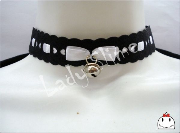 Choker Preta e Branca com Laço e Guizo