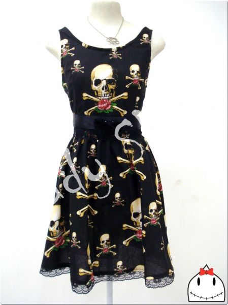 Vestido Caveiras e Rosas