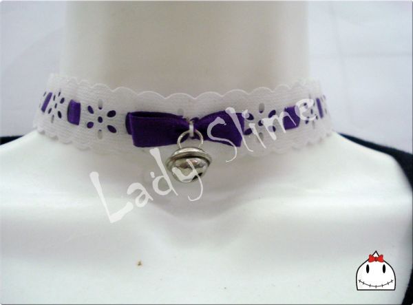 Choker Branca e Roxa com Laço e Guizo